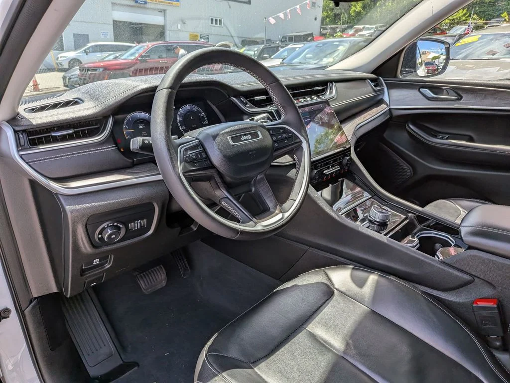 Used 2023 White Jeep Limited image 14