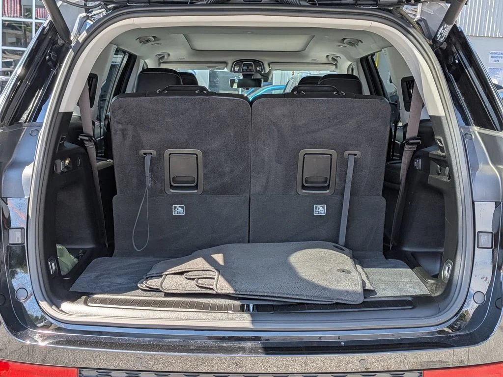 Used 2023 Black Jeep Limited image 9