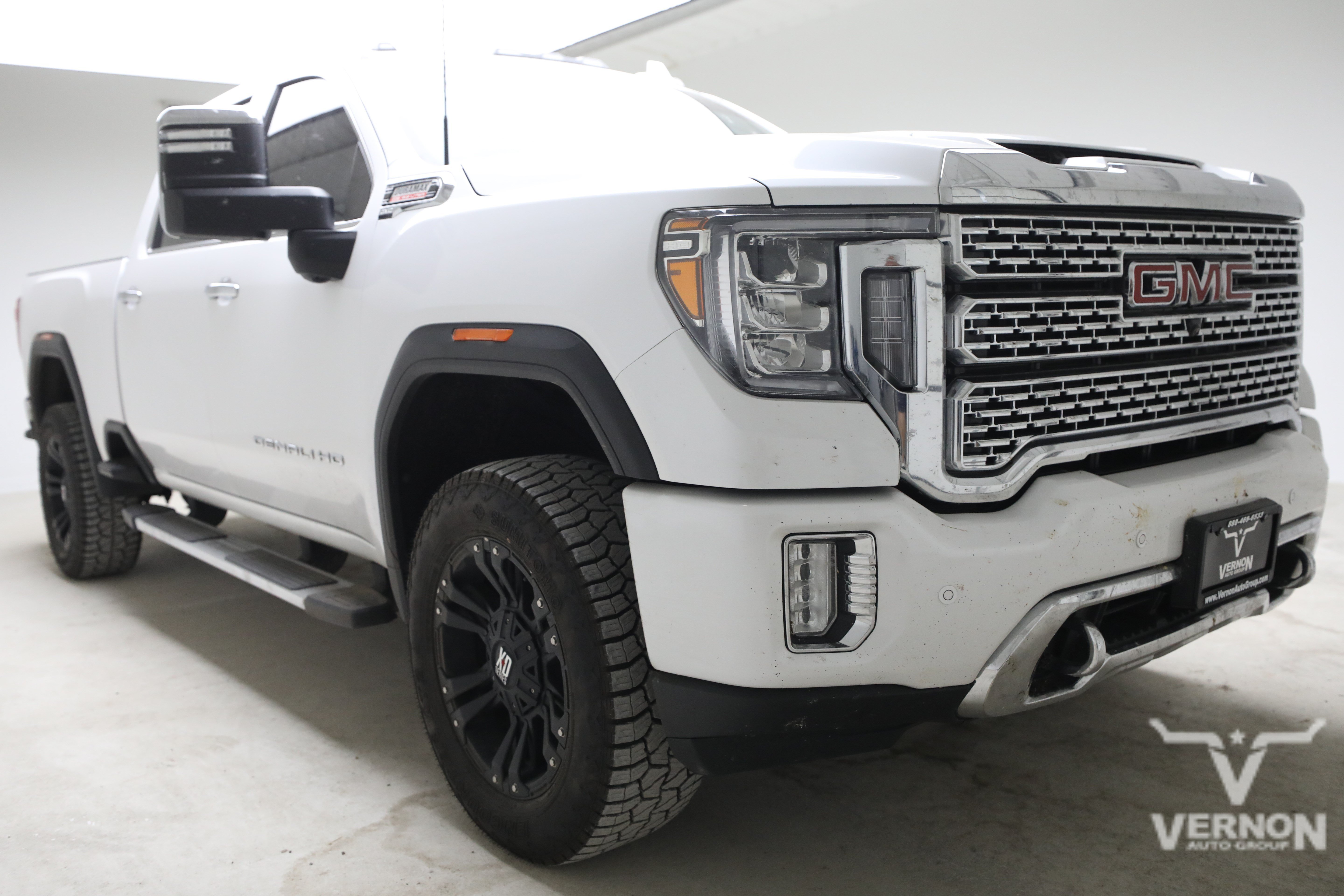 Used 2020 White Frost Tricoat GMC Y image 6