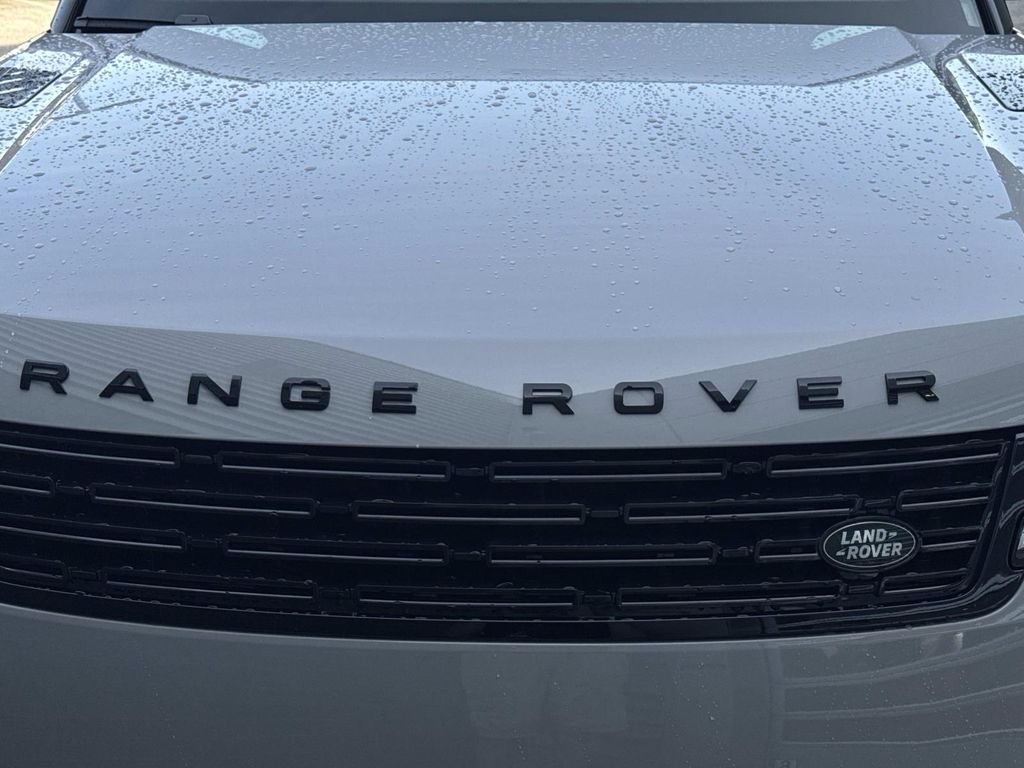 New 2026 Borasco Grey Land Rover SE image 11