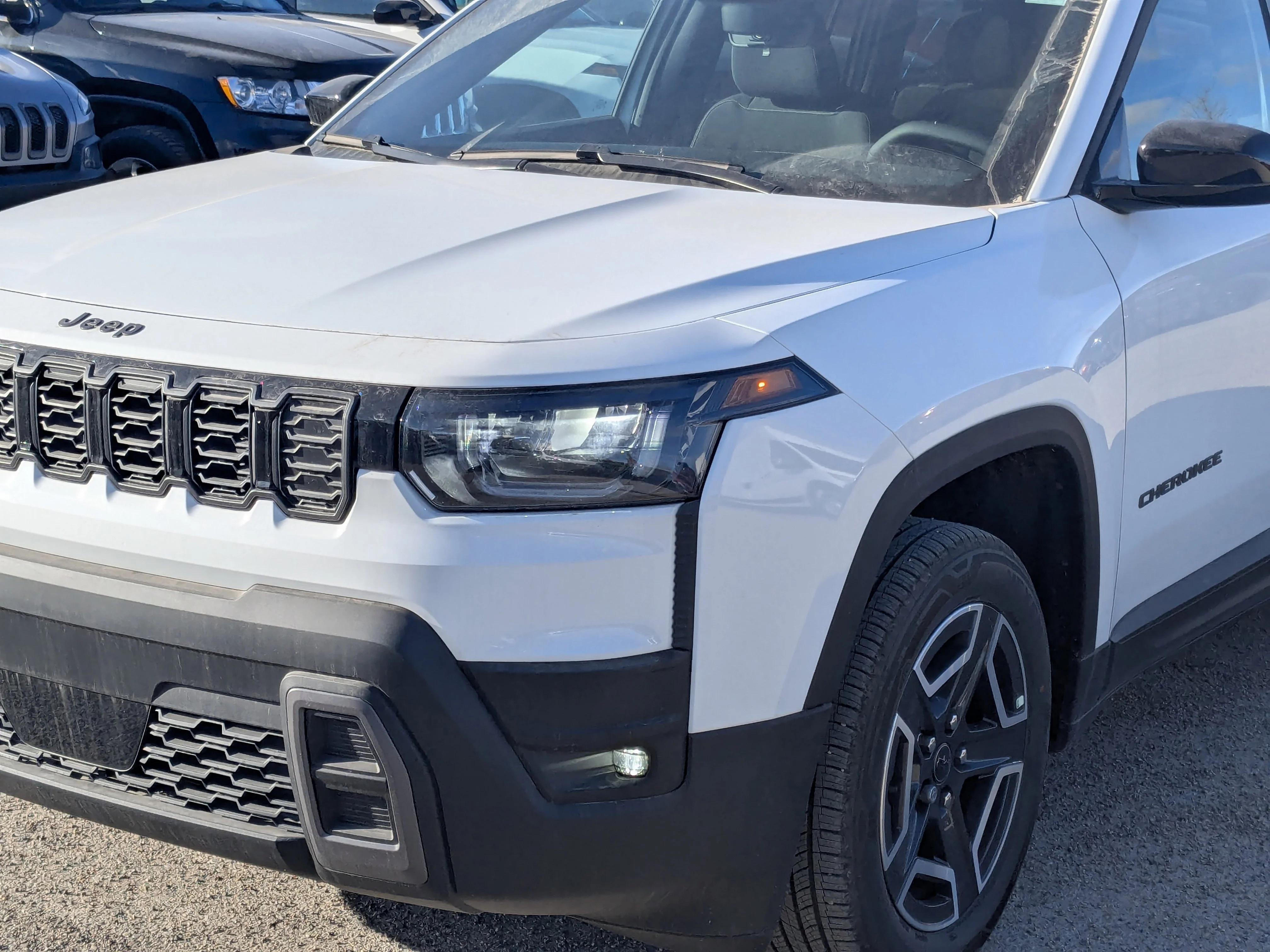 New 2026 White Jeep Laredo - - Pkg 23F  - Compact Spare  - 1.6L Turbo Hybrid  - 12.3 Touchscreen  & More image 10