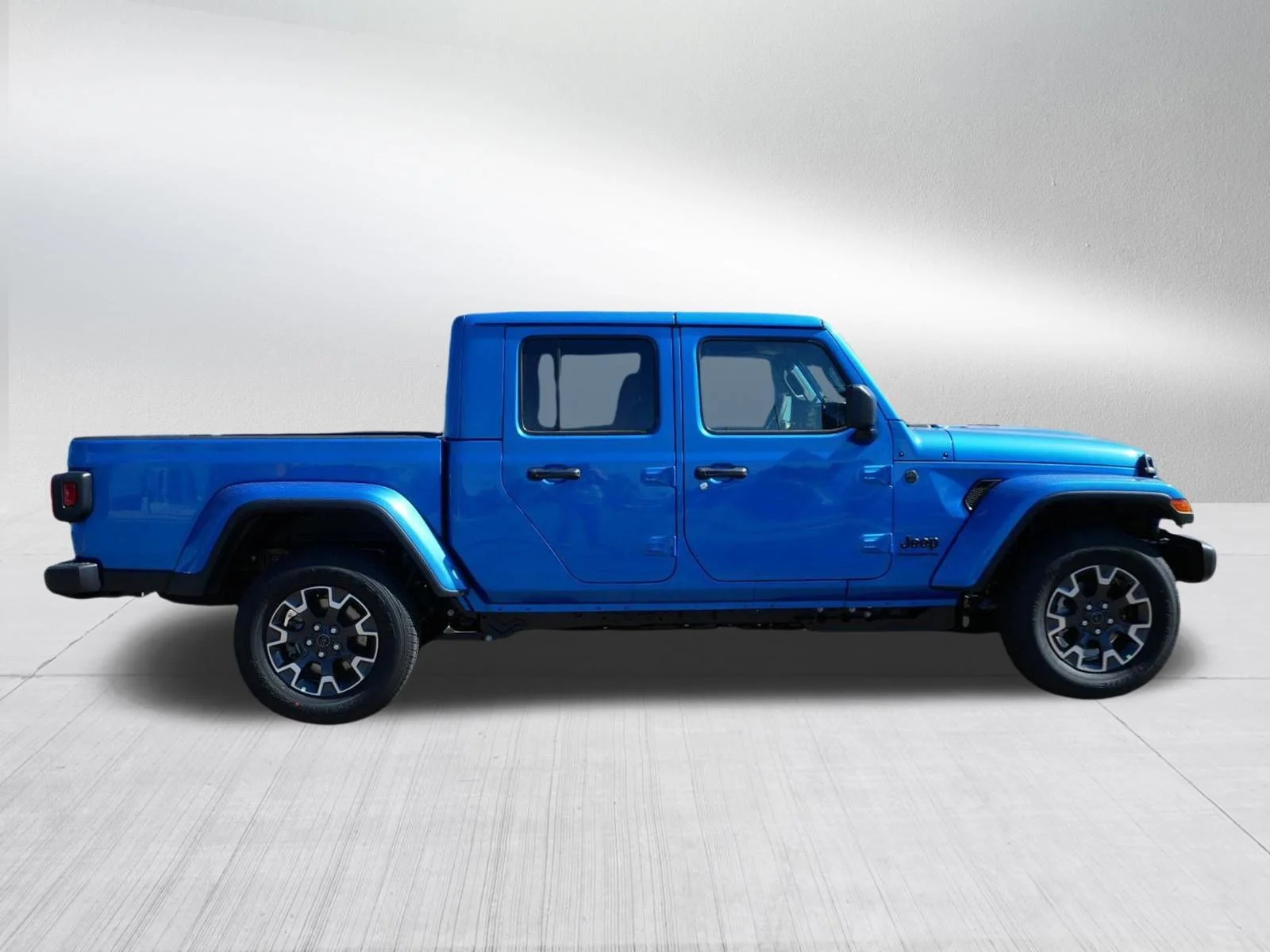 New 2026 Hydro Blue Pearl-Coat Exterior Paint Jeep Sahara image 8
