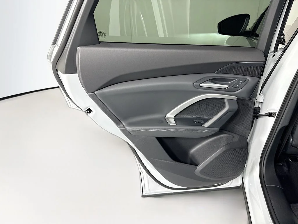 Used 2026 White Audi  image 28