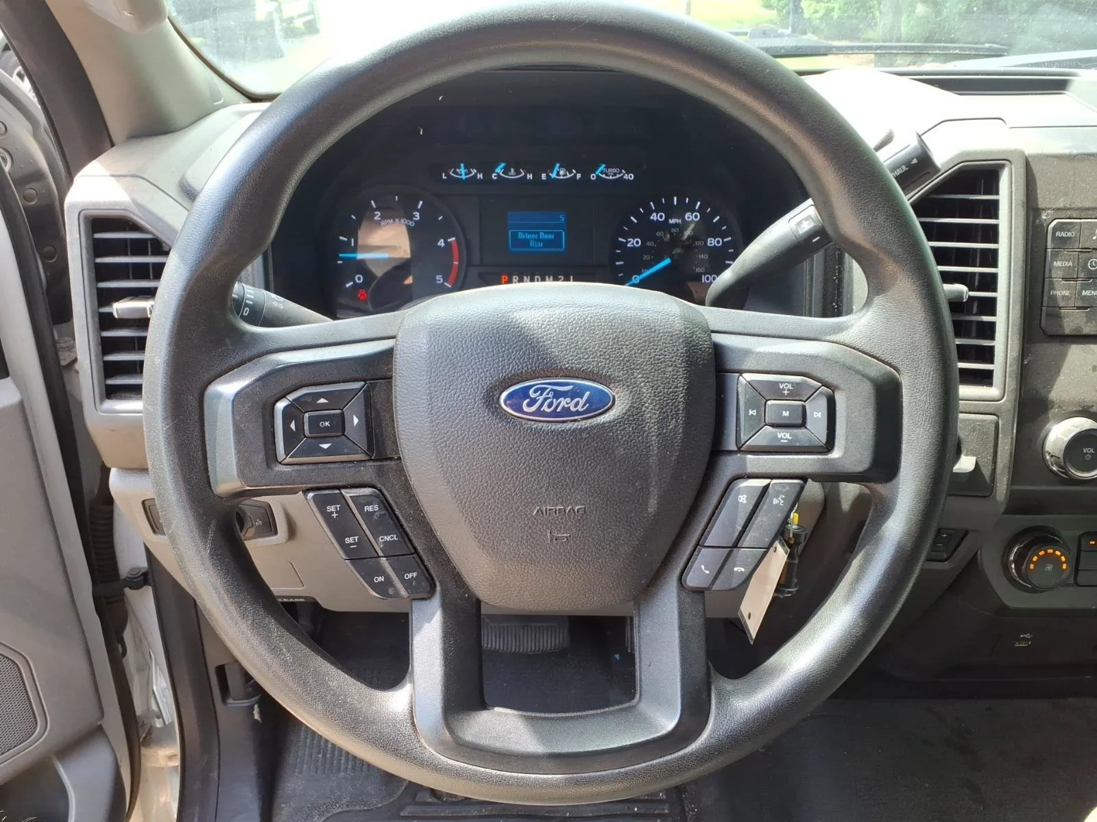 Used 2019 Oxford White Ford XL image 18