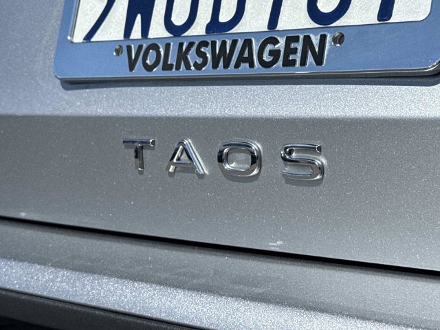 Certified Used 2025 Silver Volkswagen 1.5T SE image 30