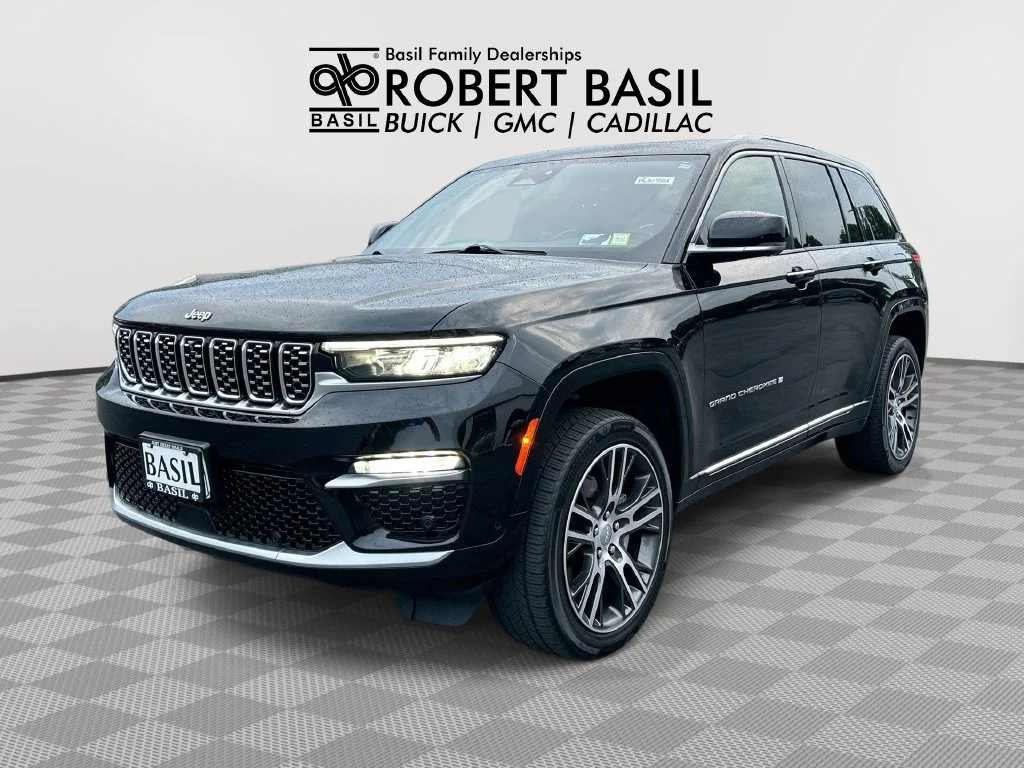 Used 2022 Black Jeep Summit image 1