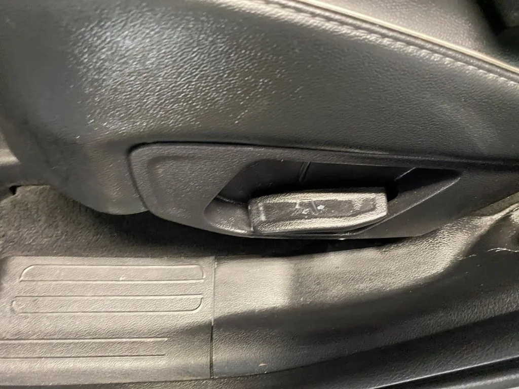 Used 2022 Gray Hyundai SEL image 23