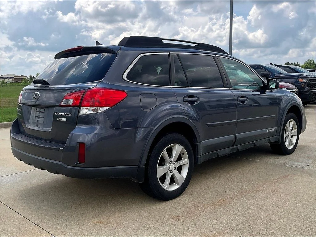 Used 2014 Subaru Outback 2.5i Premium with VIN 4S4BRBDC9E3219149 for sale in Marion, IL