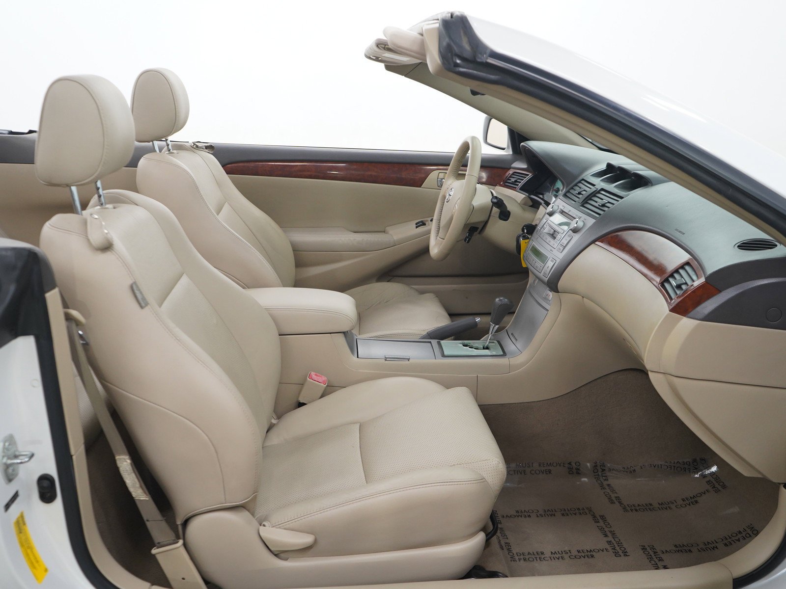 Used 2006 White Toyota SE image 12