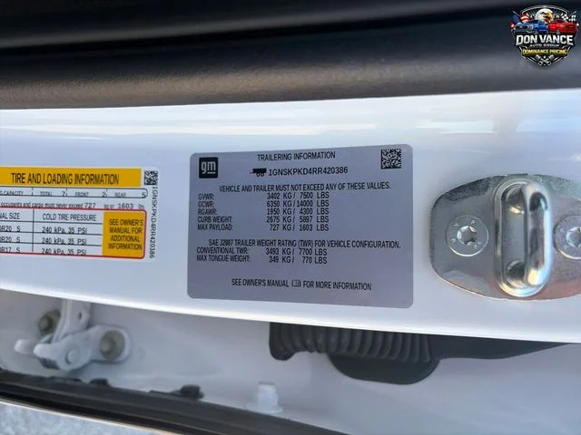 Used 2024 White Chevrolet Z71 image 29