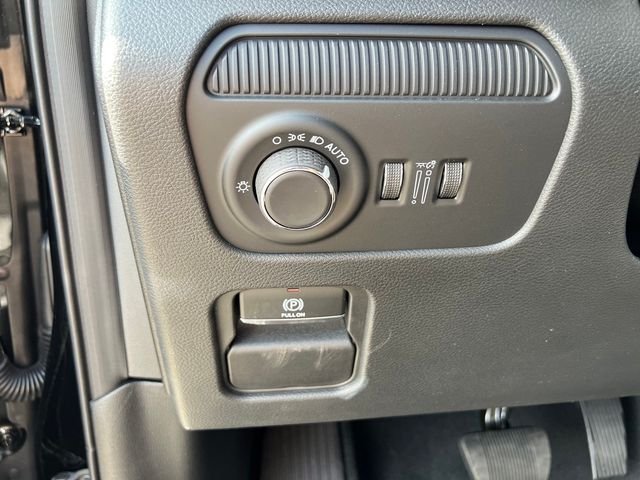 New 2026 High Gloss Black Exterior Paint Jeep Limited Reserve image 23