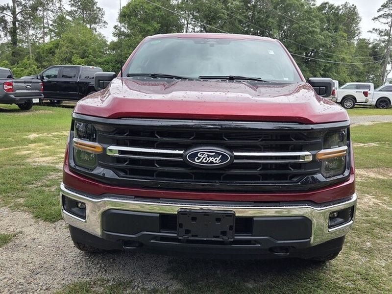 New 2026 Ruby Red Metallic Tinted Clearcoat Ford XLT image 2
