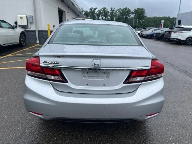 Used 2015 Alabaster Silver Metallic Honda LX image 4