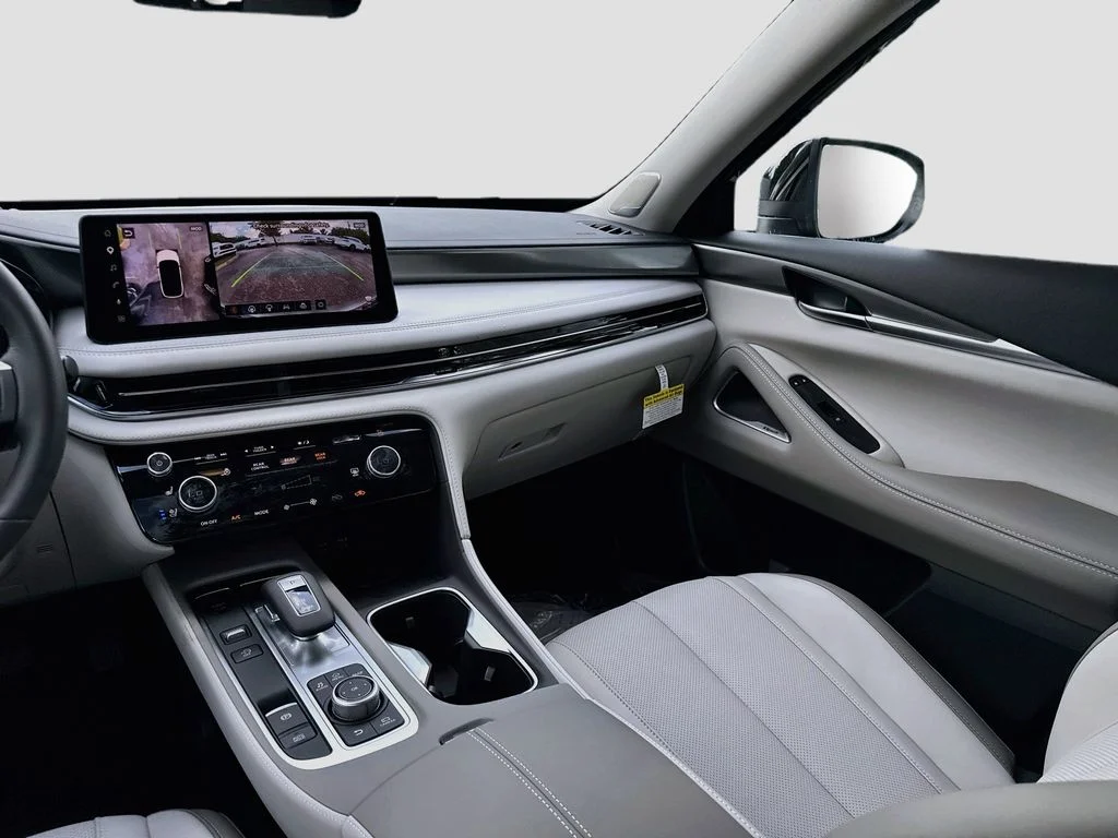 New 2027 MINERAL BLACK INFINITI Luxe FWD image 25