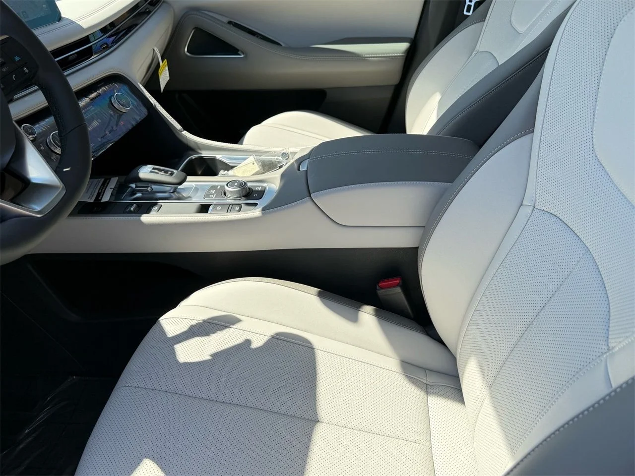 Certified Used 2026 Graphite Shadow INFINITI Luxe image 20