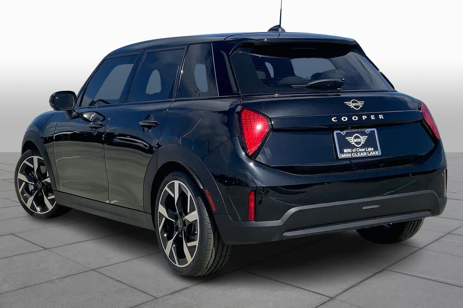 New 2026 Midnight Black II Metallic MINI Iconic image 12