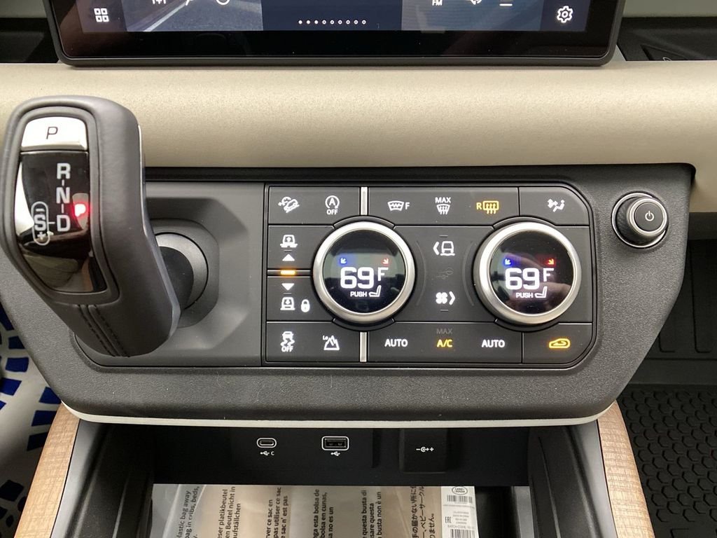 Used 2023 Tasman Blue Metallic Land Rover SE image 18