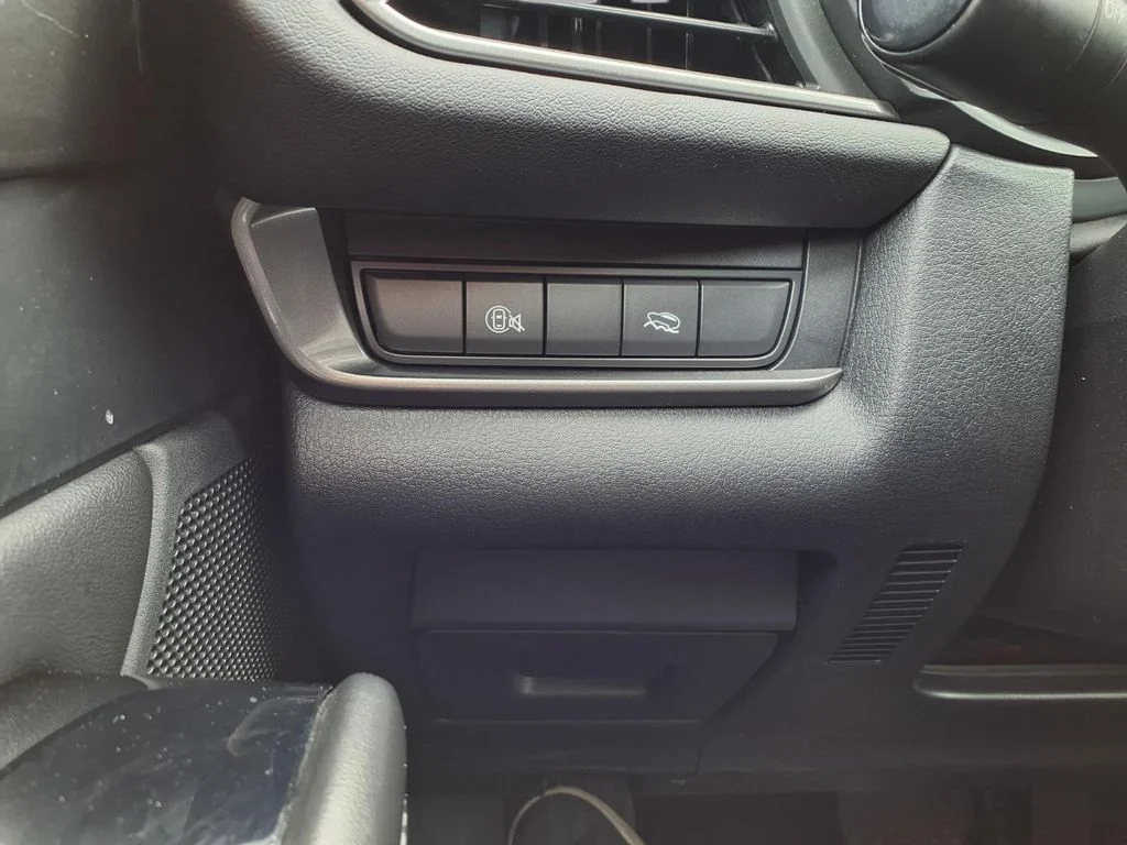 Certified Used 2024 White Mazda 2.5 S Select Sport image 17