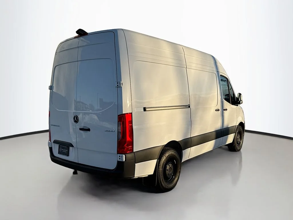 Used 2025 White Mercedes-Benz Cargo 144 WB image 7