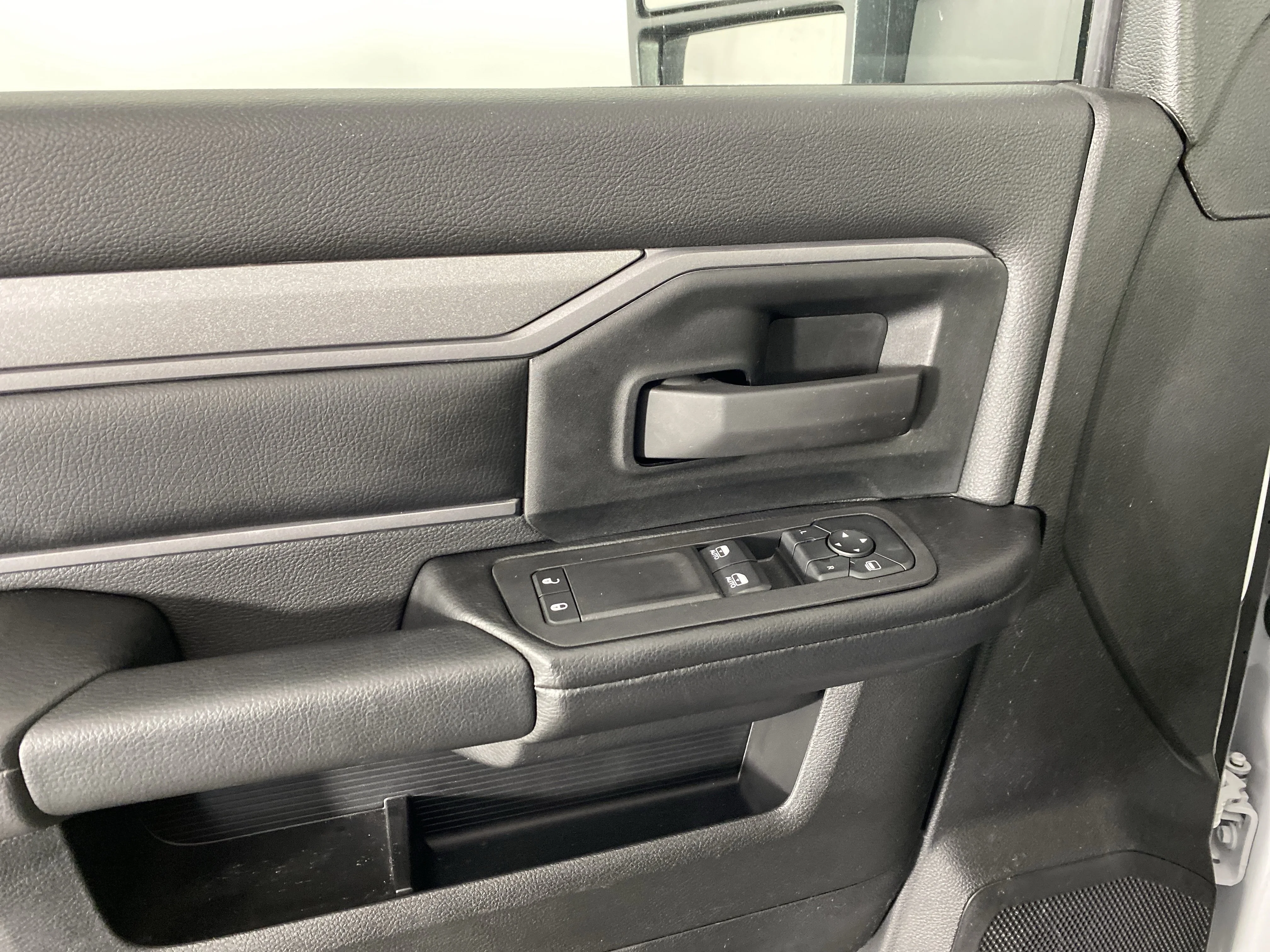 2026 RAM 2500 Tradesman - Photo 12