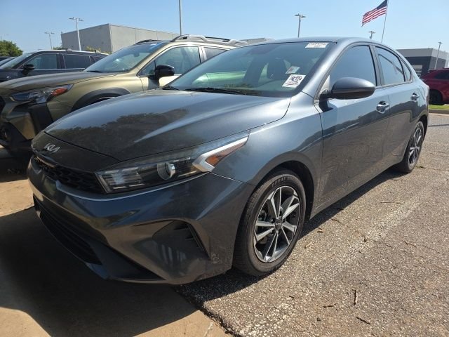 Used 2022 Gray Kia LXS image 3