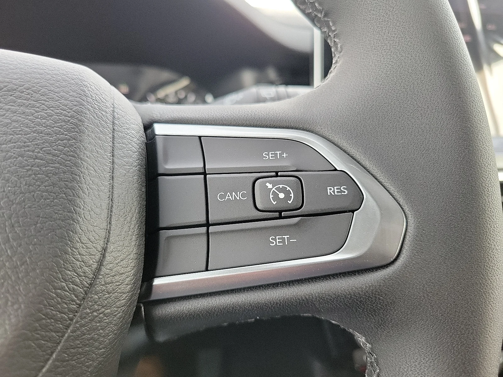 New 2026 PW7 Bright Whit Jeep LATITUDE ALTITUDE 4X4 image 19