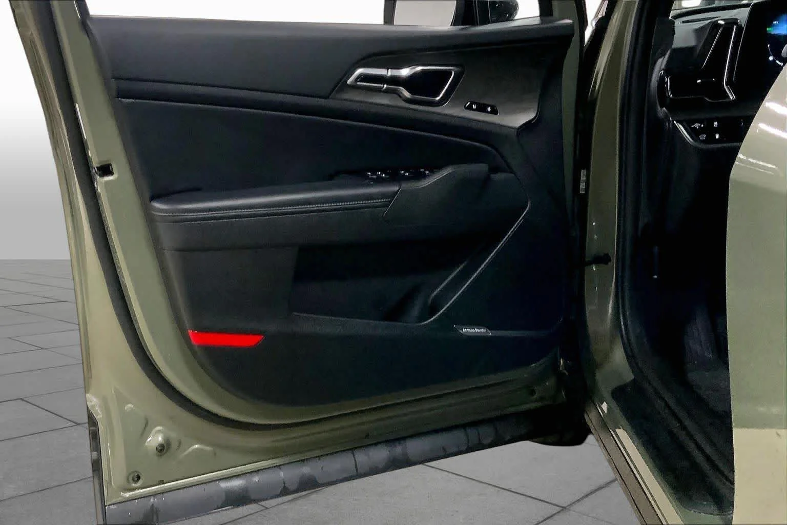Used 2025 Jungle Green Kia X-Line Prestige image 22