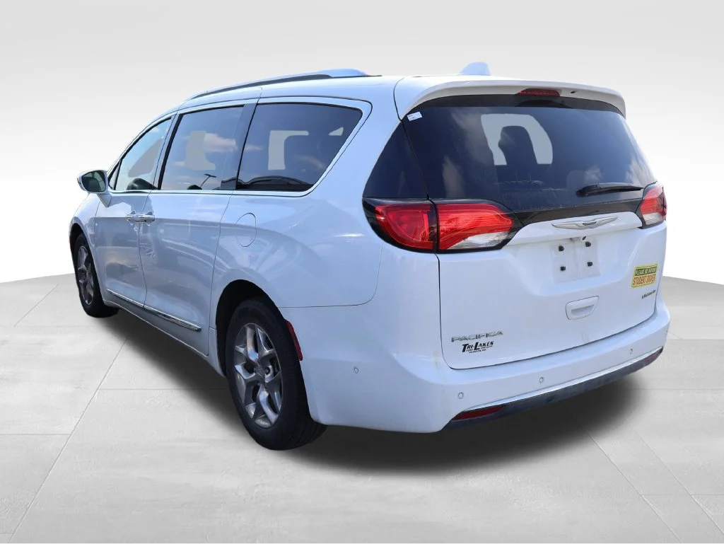 Used 2020 White Chrysler Limited image 22