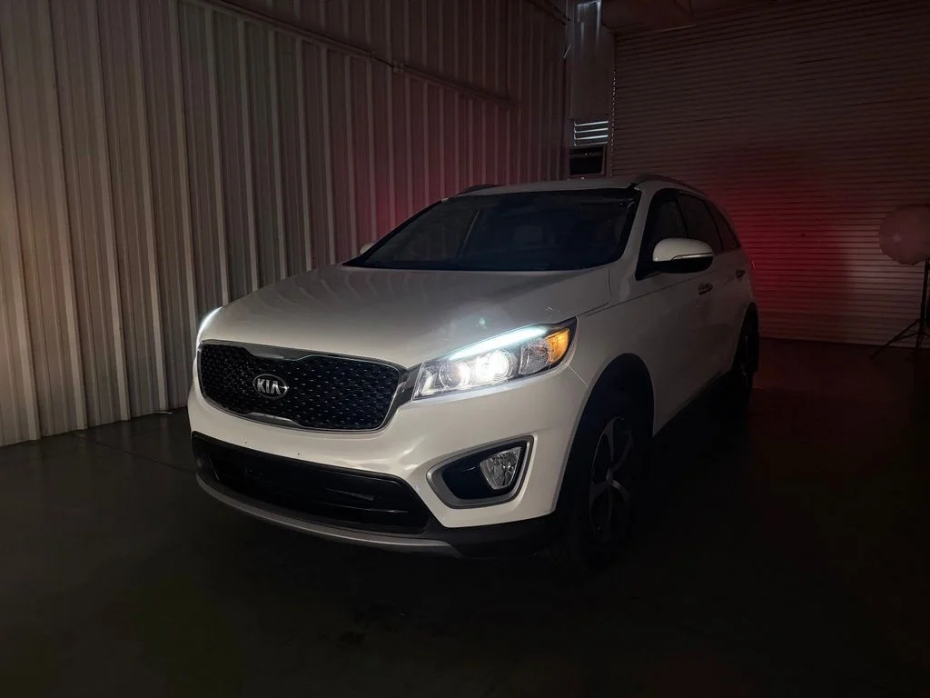 Used 2017 Snow White Pearl Kia EX image 8