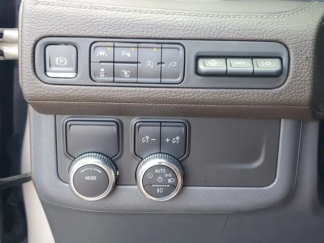 Used 2022 Pearl Beige Metallic GMC Denali image 21