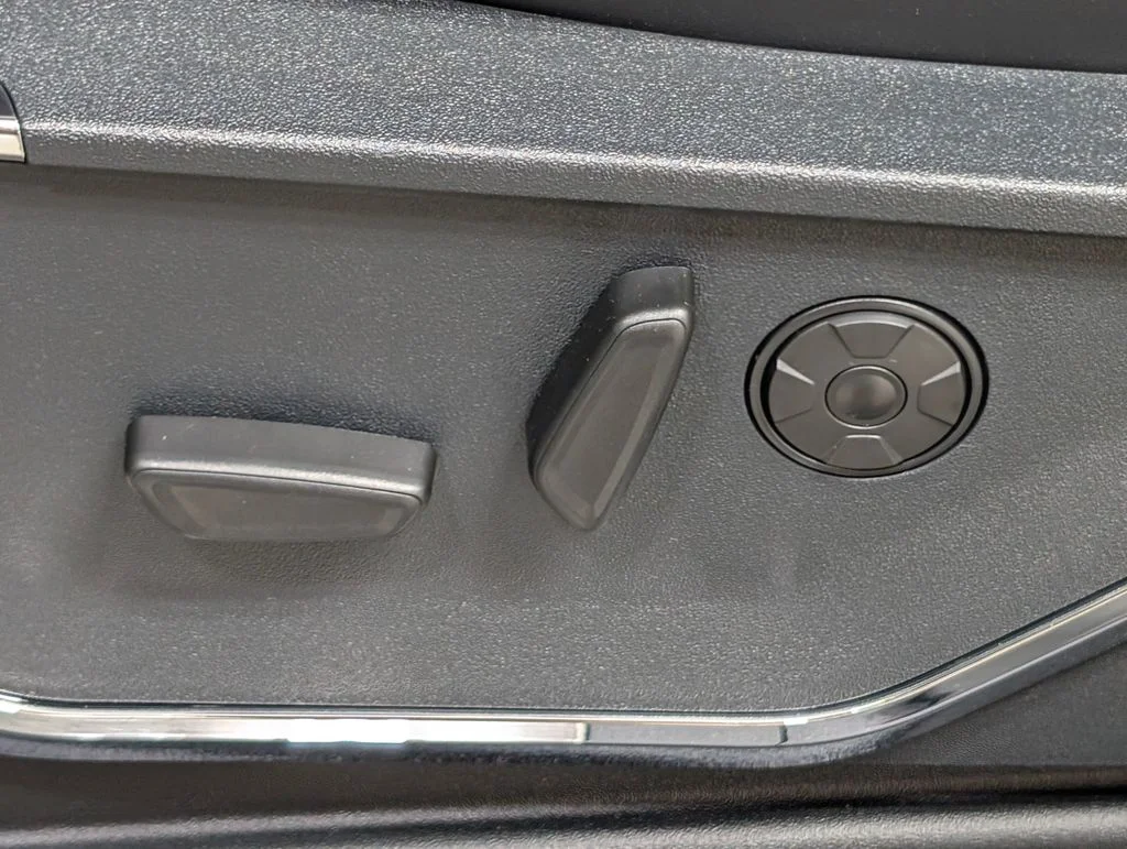 New 2026 Star White Metallic Tri-Coat Ford F-250® Platinum® image 18