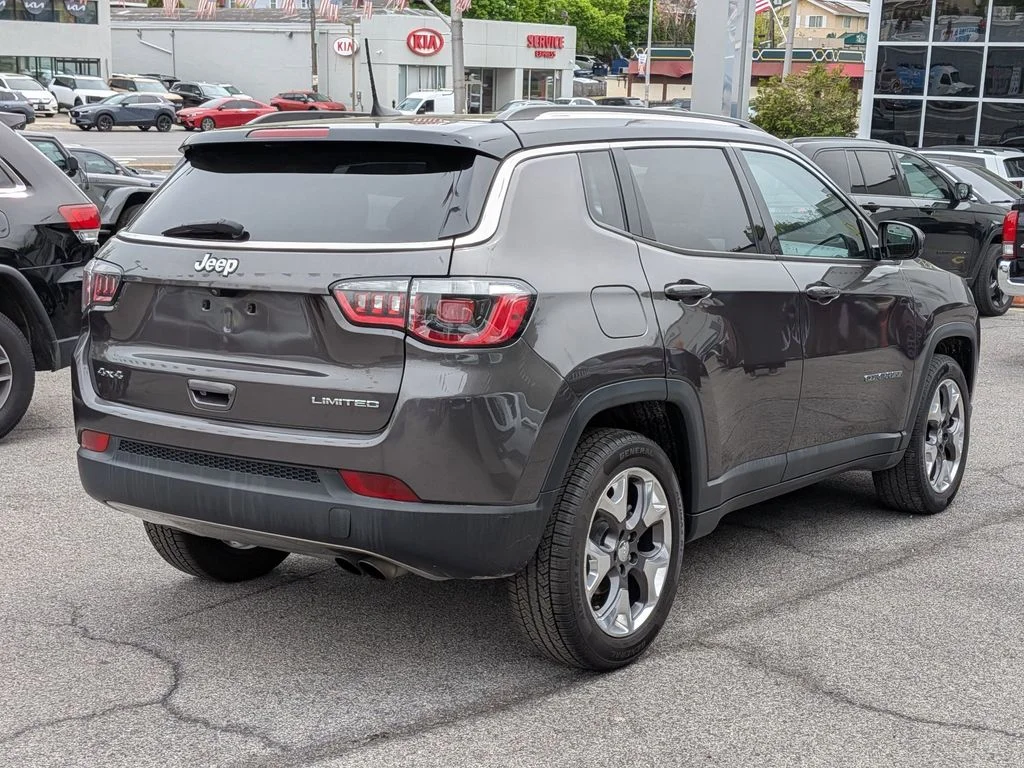 Used 2019 Gray Jeep Limited image 5