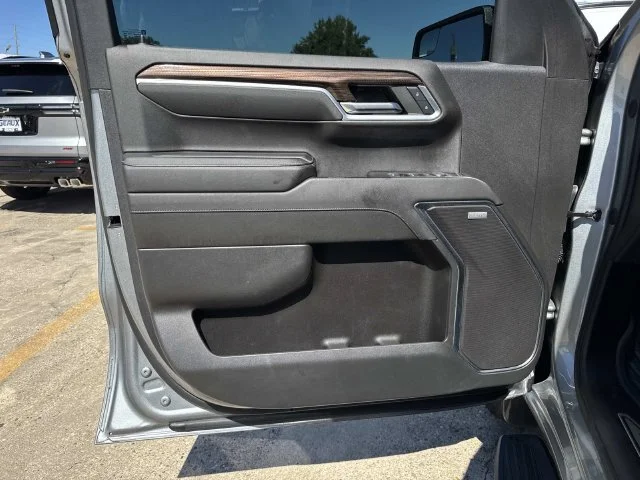 Used 2024 Gray Chevrolet RST image 31