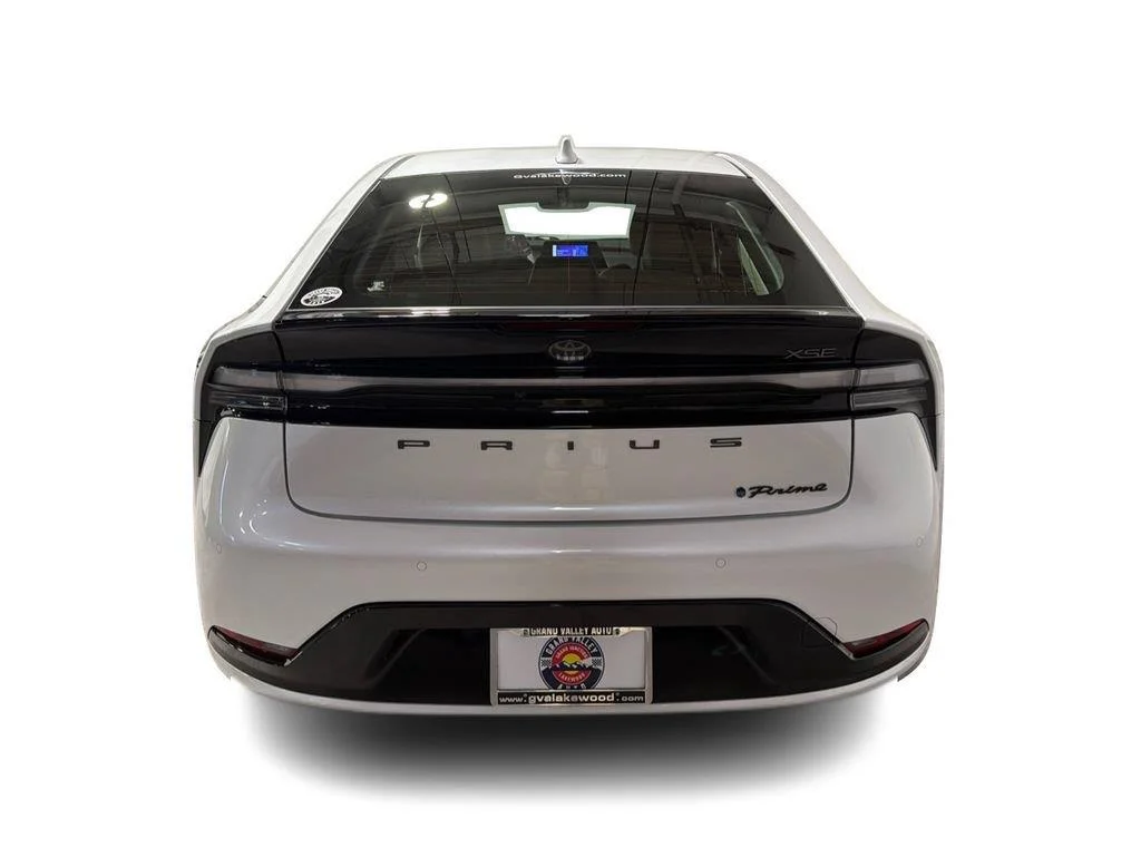 Used 2023 Wind Chill Pearl Toyota XSE image 13