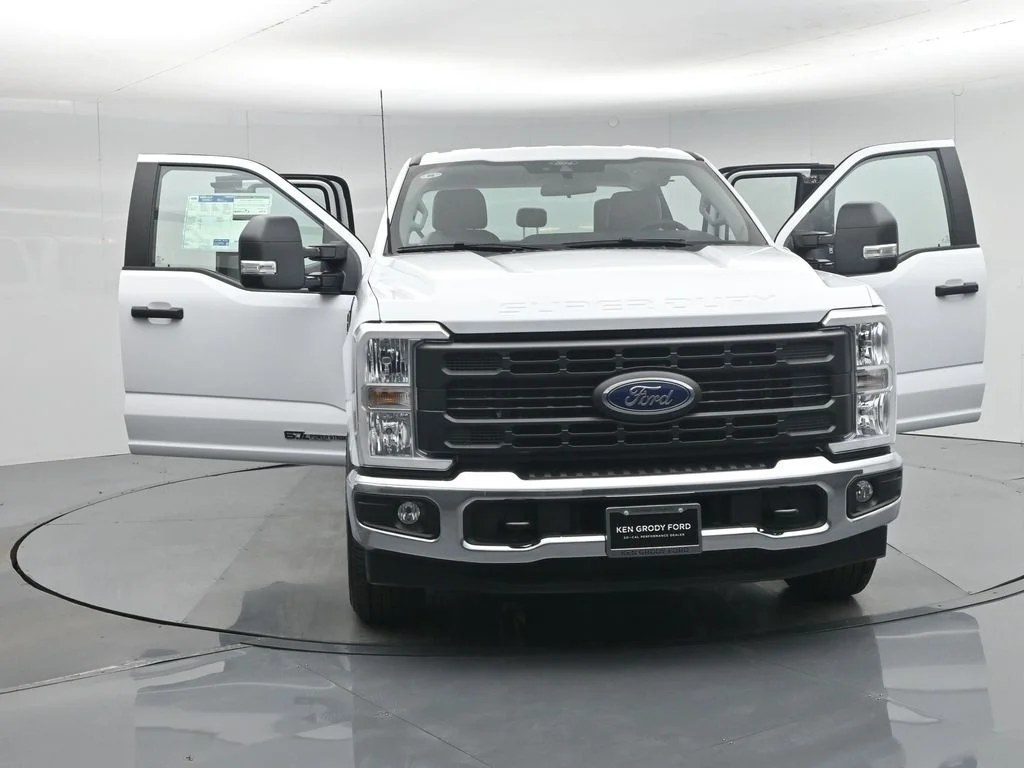 New 2026 Oxford White Ford XL image 29