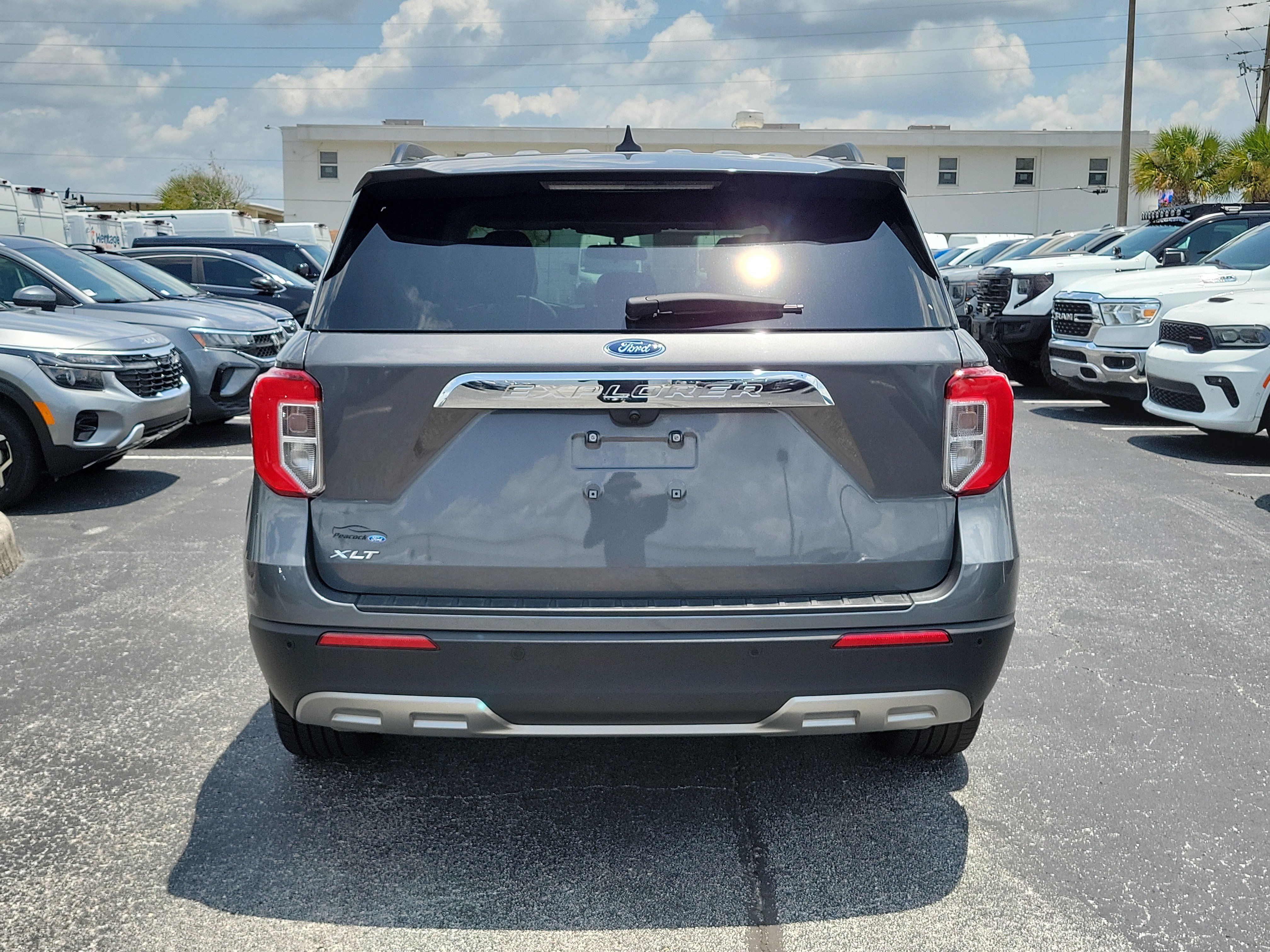 Used 2024 Gray Metallic Ford XLT image 6