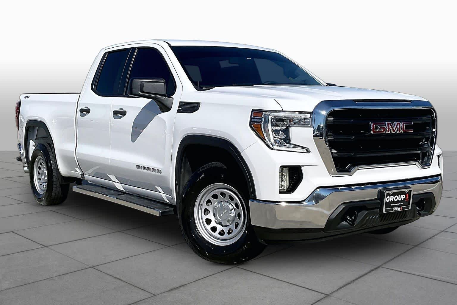 Used 2021 Summit White GMC  image 3
