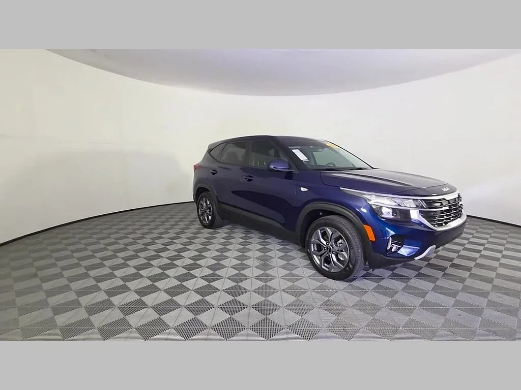 Used 2025 Dark Ocean Blue Kia LX image 53