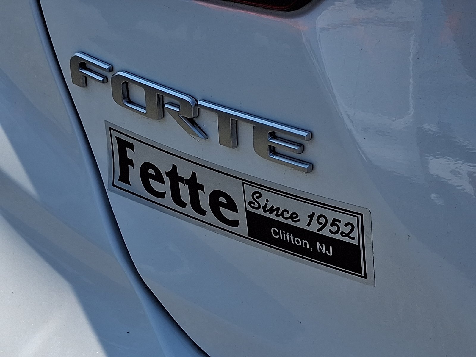 Used 2023 Snow White Pearl - SWP Kia GT-Line image 29