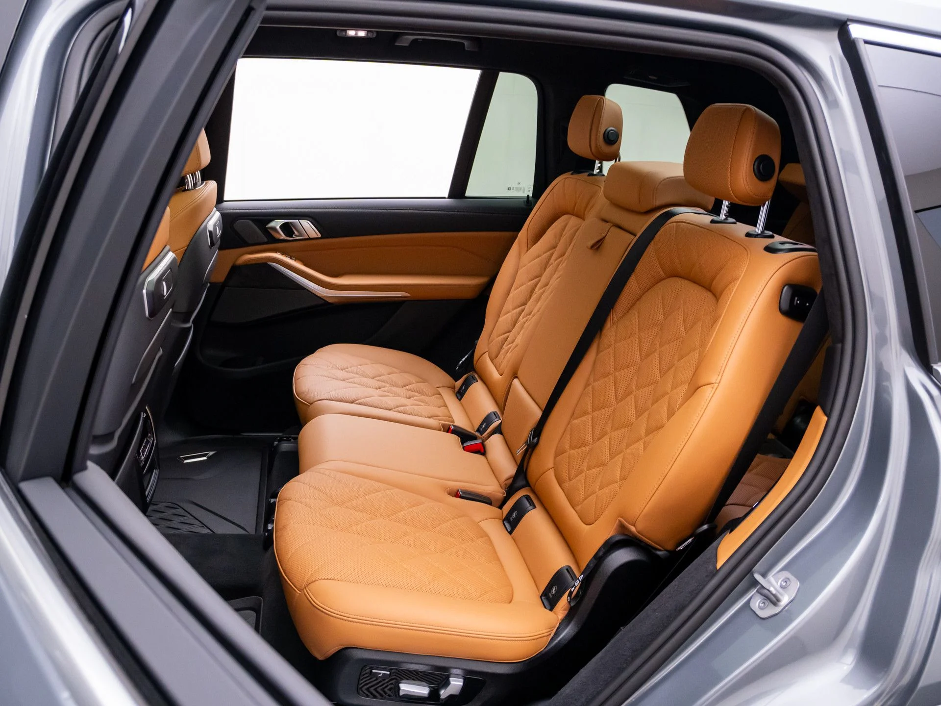 New 2026 Gray BMW xDrive40i image 18