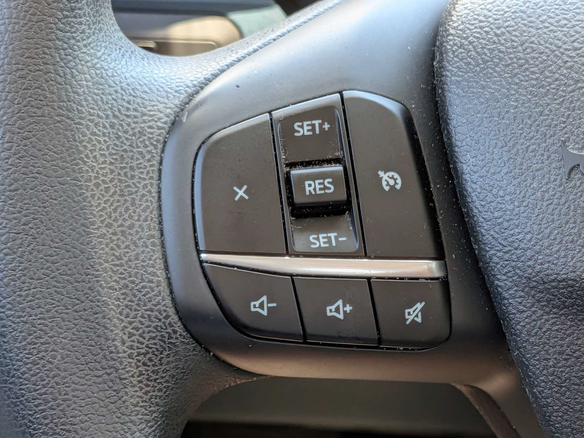 Used 2022 Oxford White Ford XLT image 30