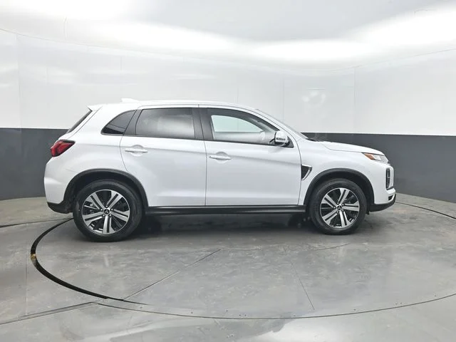 New 2026 White Mitsubishi 2.0 SE image 33
