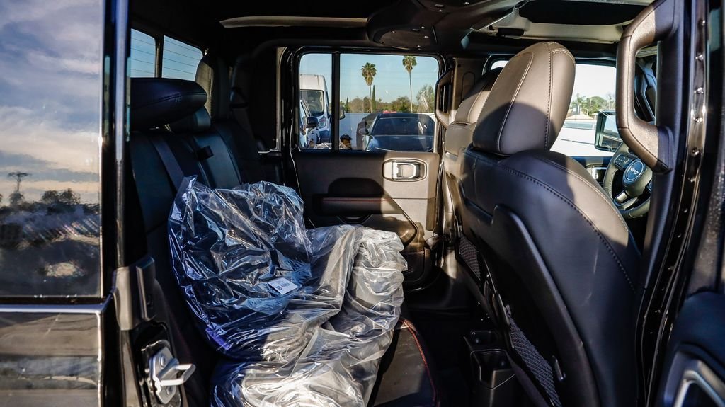 New 2026 Black Clearcoat Jeep Rubicon X image 20
