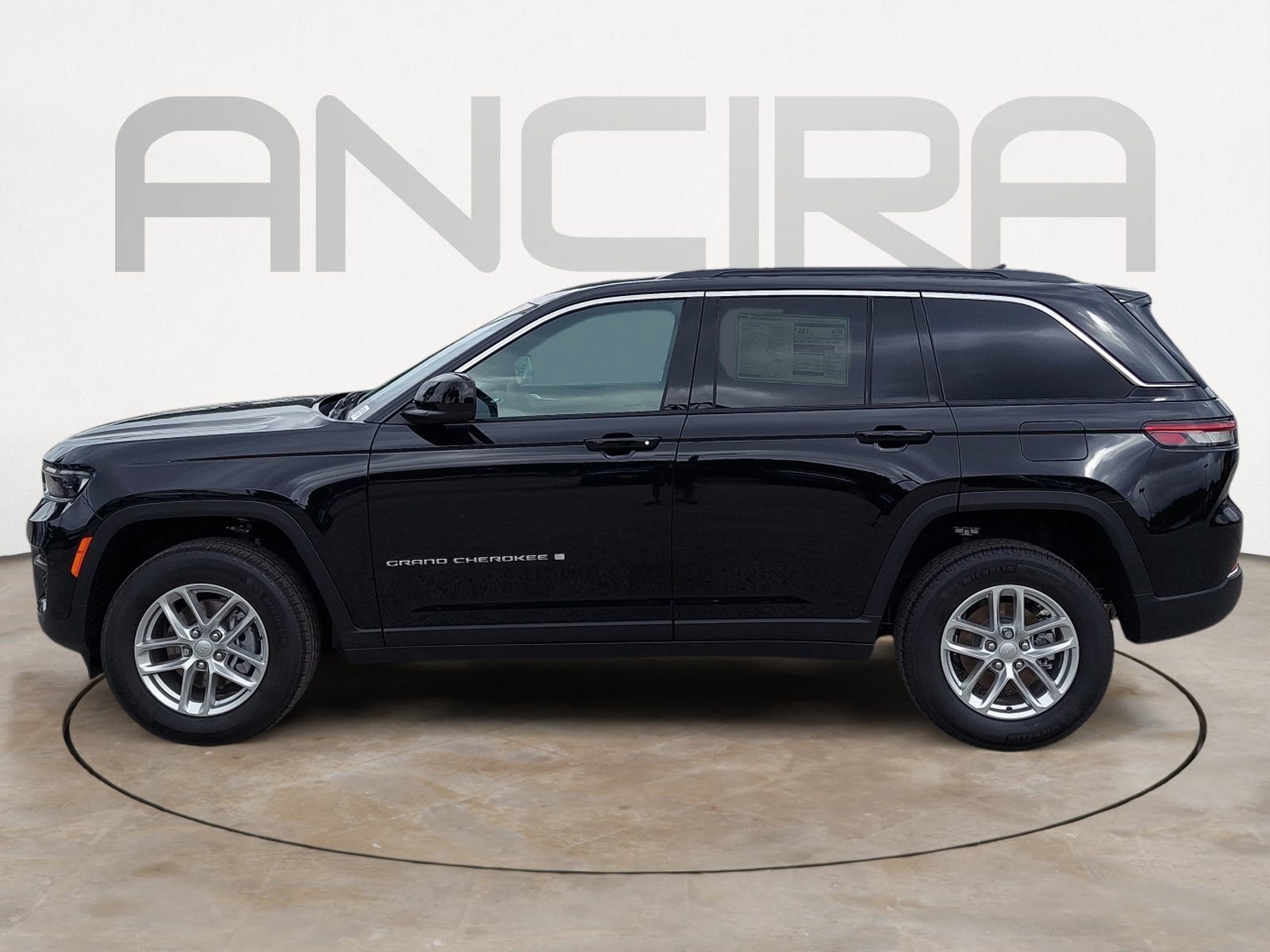 New 2026 Diamond Black Crystal Pearlcoat Jeep Laredo image 7