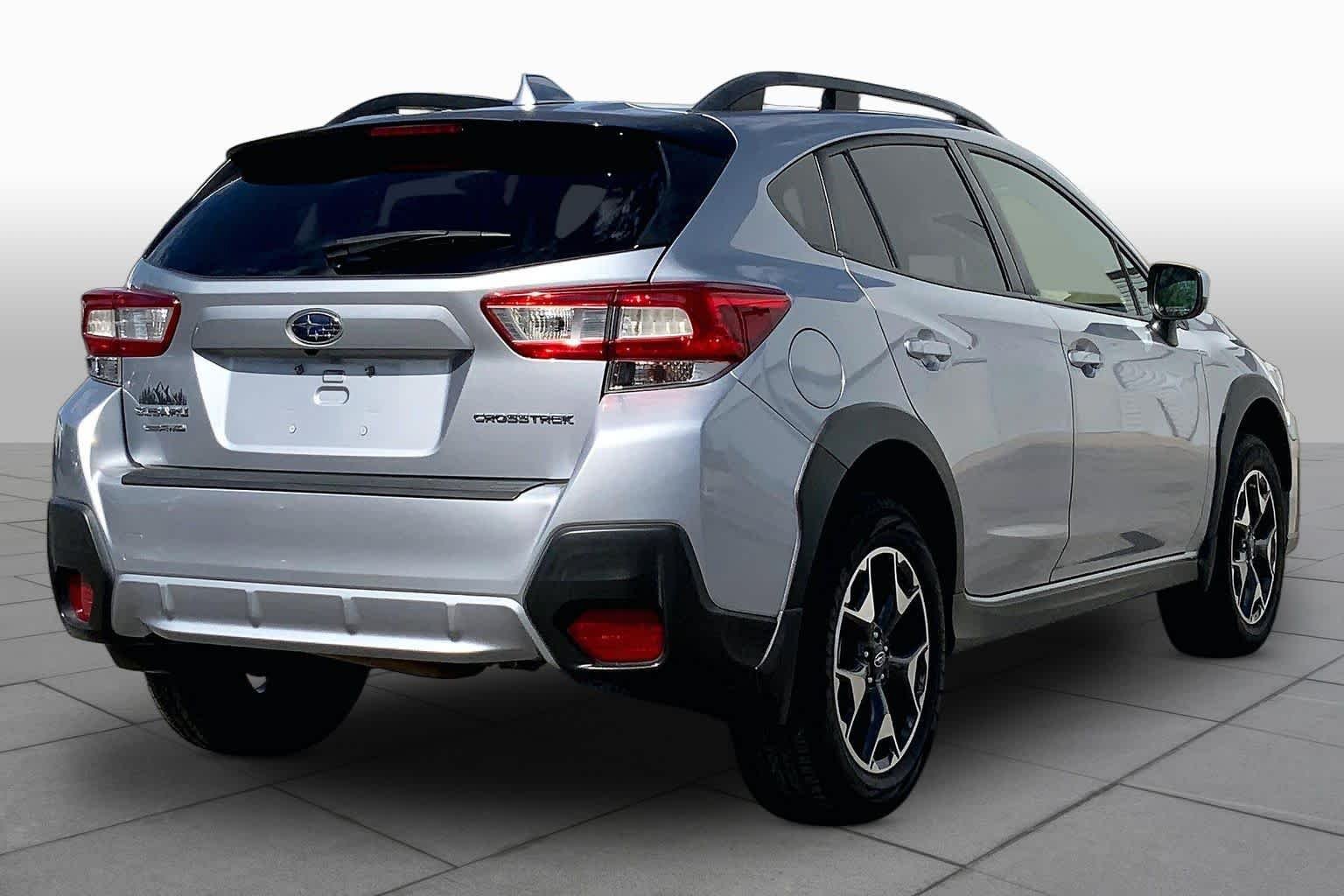 Used 2019 WHITE Subaru Premium image 10