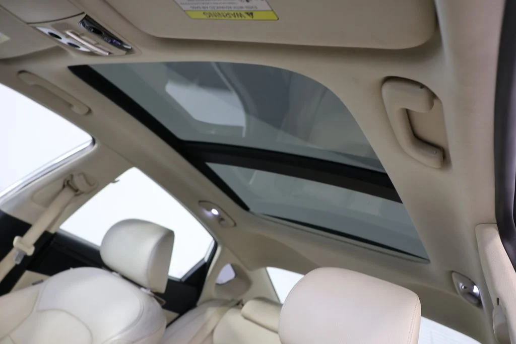 Used 2019 White Kia Technology image 19