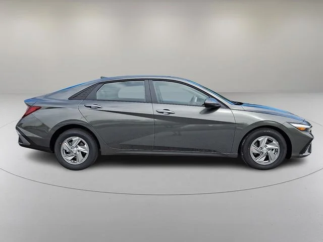 New 2026 Gray Hyundai SE image 5