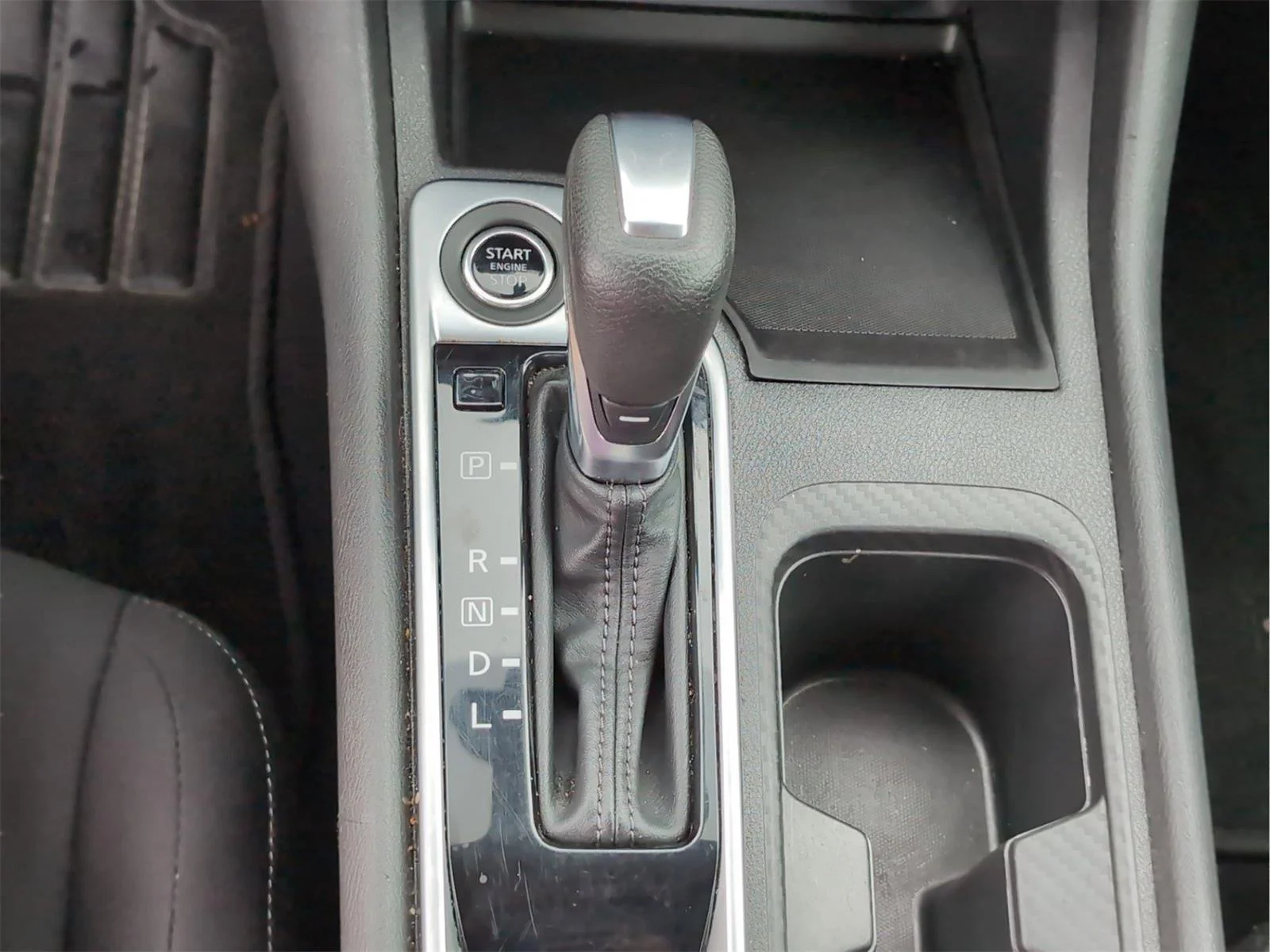 Used 2024 Rosewood Metallic Nissan SV image 18