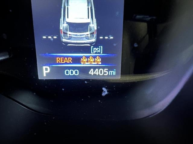 Certified Used 2022 Wind Chill Pearl Toyota L image 38