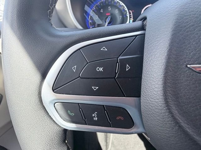 2024 Chrysler Pacifica Touring L - Photo 9